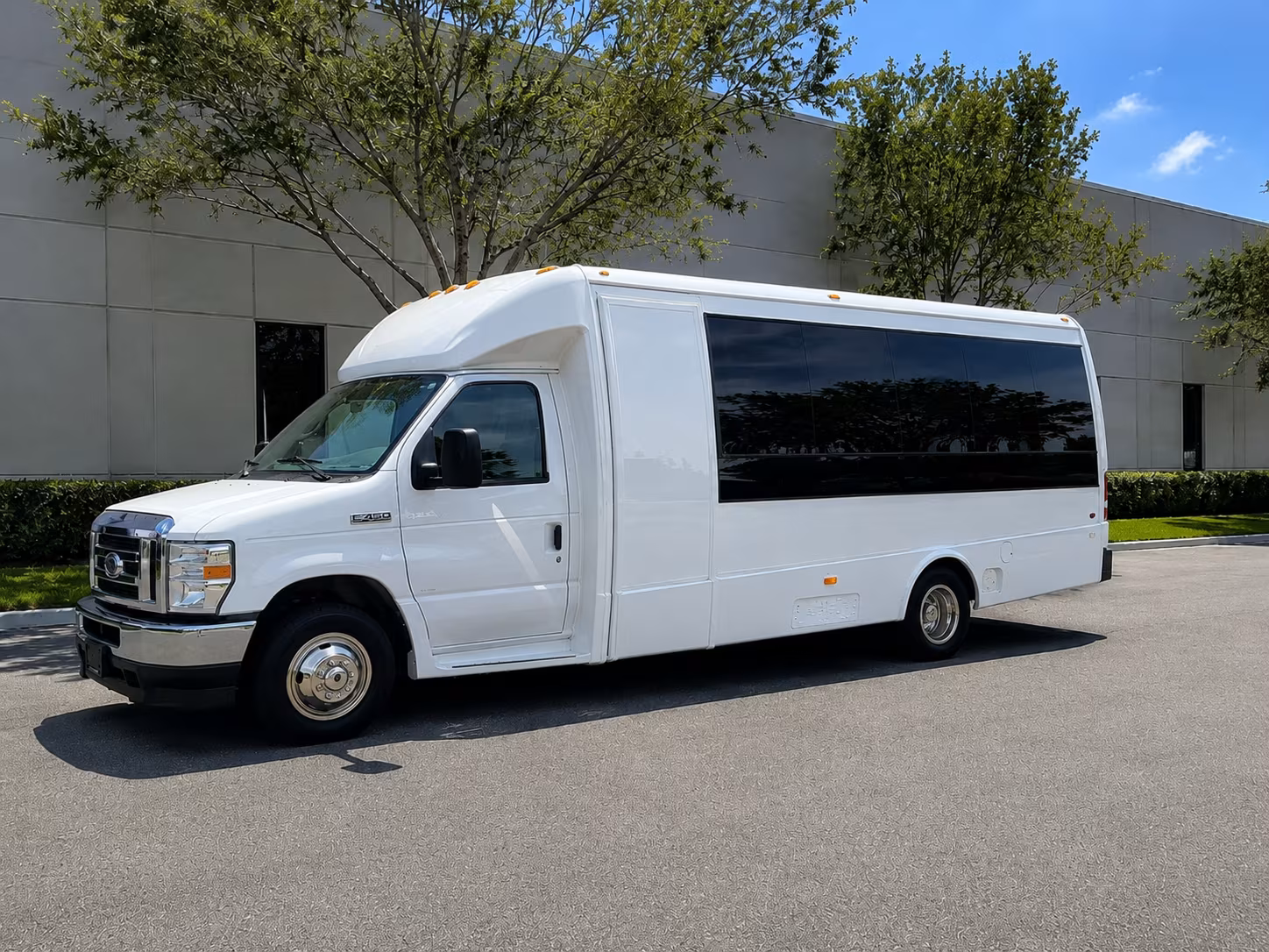 corporate airport transfer buses between moreno valley and ont or lax