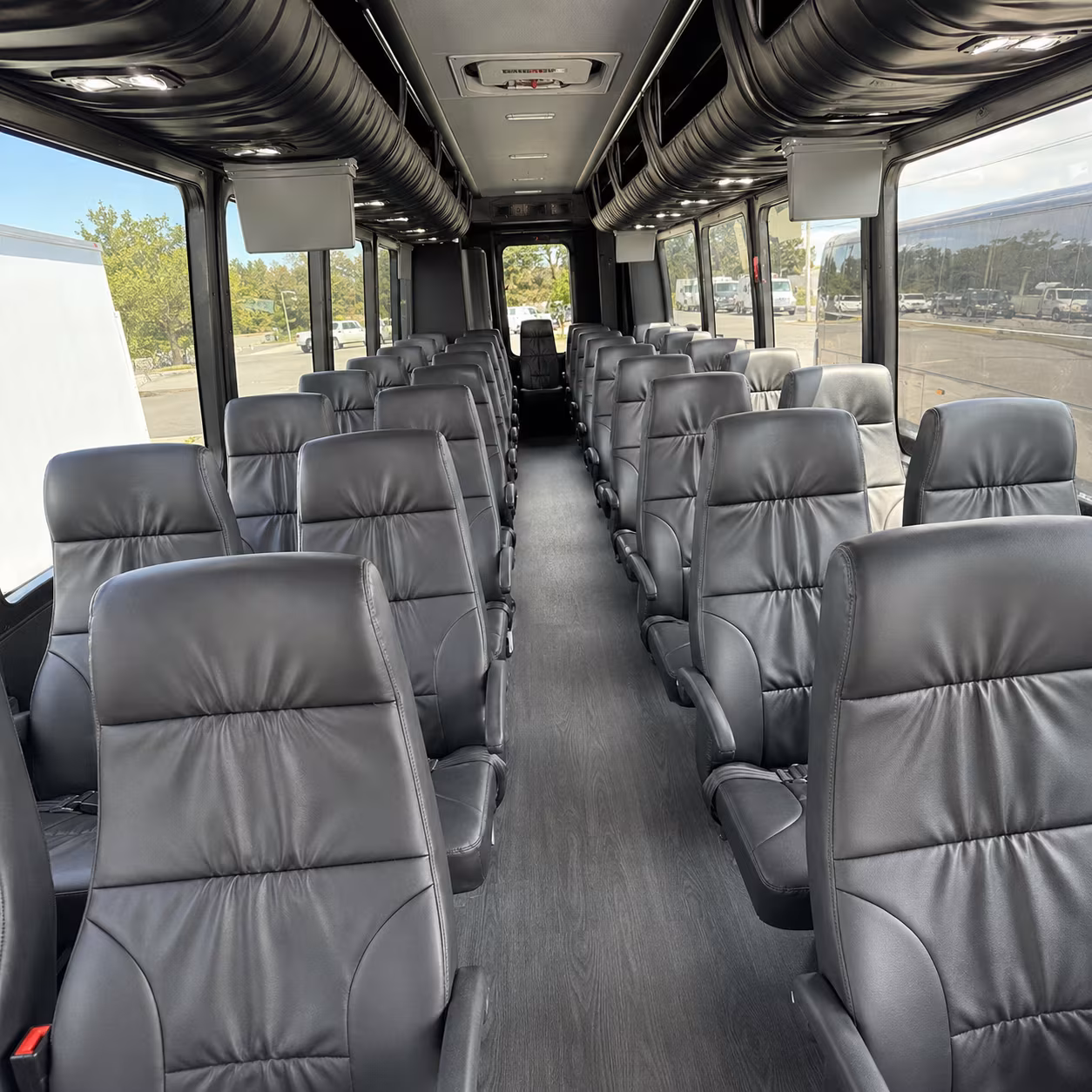 minibuses and shuttle buses to the glass house and fox theater pomona